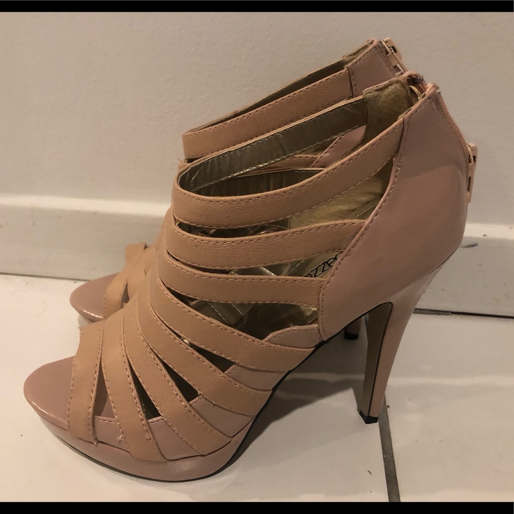 Shoe dazzle cage booties